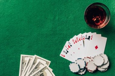 Live dice game table with dealer and HD stream